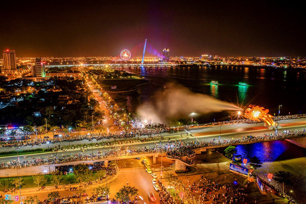 Da Nang trang hoang ruc ro chao don Tuan le cap cao APEC 2017 hinh anh 15