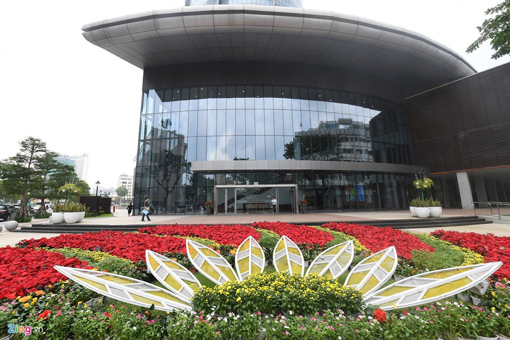 Da Nang trang hoang ruc ro chao don Tuan le cap cao APEC 2017 hinh anh 3