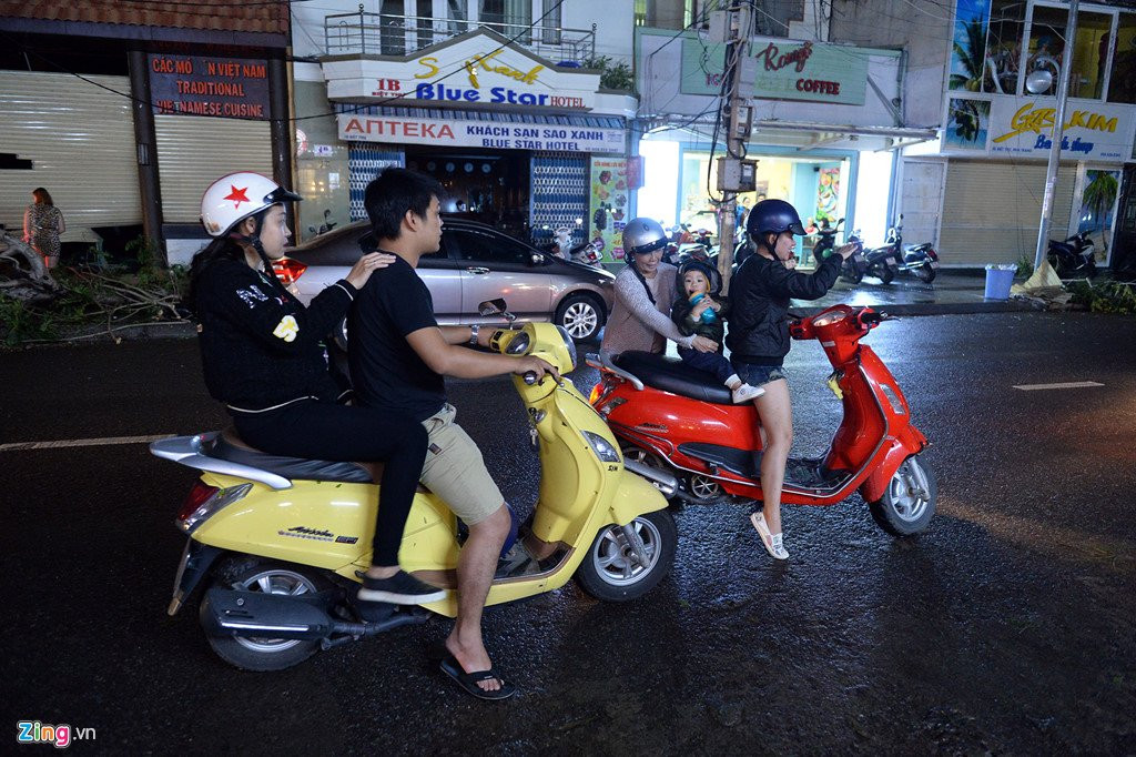 Nha Trang dem dao lon sau tran bao lich su hinh anh 16