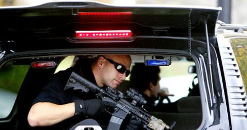 doi-sieu-mat-vu-tran-ap-nhung-ke-tan-cong-tong-thong-my-1