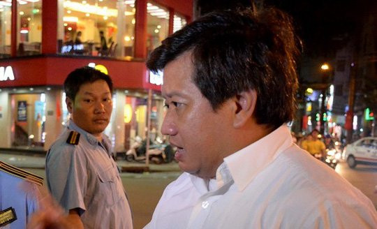 Cán bộ đô thị “bảo kê” vỉa hè ở quận 1 nói gì? - Ảnh 1.