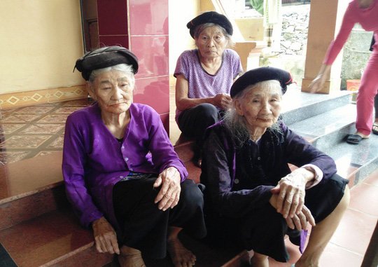 Bí thư thôn kê vợ vào danh sách nhận ủng hộ lũ lụt: Gấp quá nên không nhận ra - Ảnh 4.