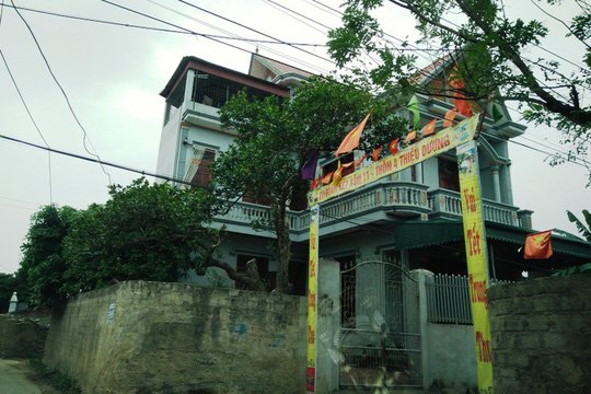 Bí thư thôn kê vợ vào danh sách nhận ủng hộ lũ lụt: Gấp quá nên không nhận ra - Ảnh 5.