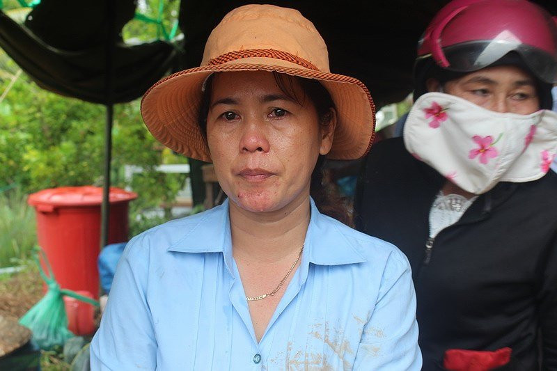 Bốn nhà dân bất ngờ đổ nhào xuống sông Cổ Chiên - ảnh 2