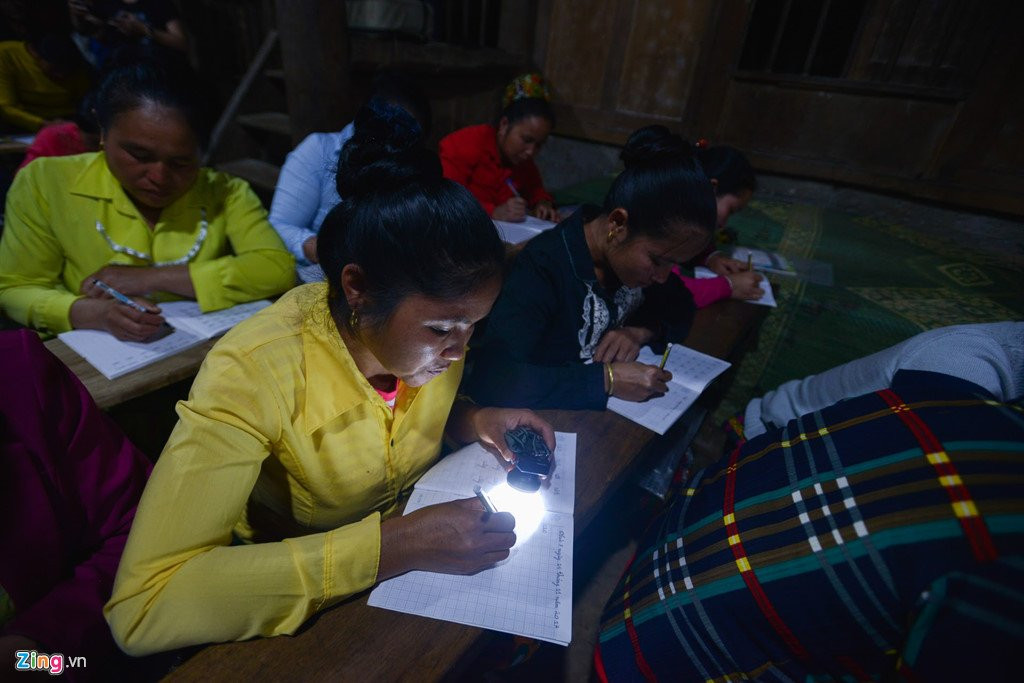 Lop hoc xoa tai mu chu dac biet o Nghe An hinh anh 14