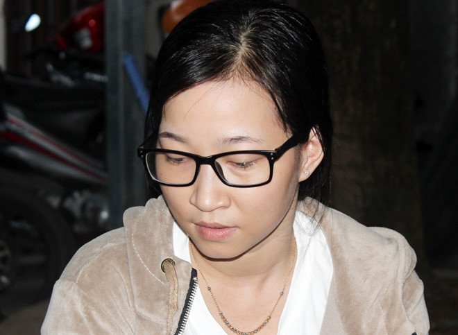 Cha be gai nghi bi di sat nong vao mat: 'Cho con thuong con' hinh anh 5