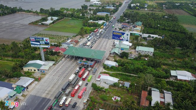 Tai xe chuan bi tren 10 kg tien xu de qua BOT Cai Lay hinh anh 1