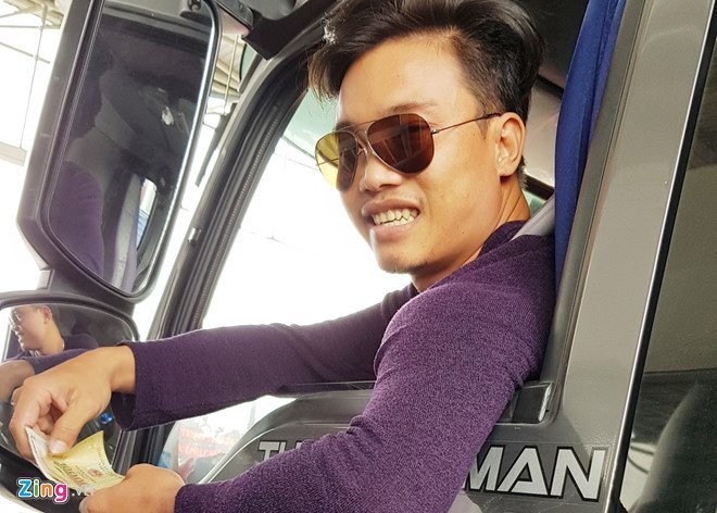 Gap tai xe quyet doi bang duoc 100 dong tien thoi o BOT Cai Lay hinh anh 3