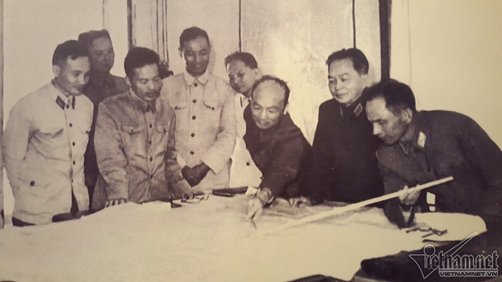 Điện Biên phủ trên không,Hoàng thành Thăng Long,hầm chống bom nguyên tử,Hà Nội