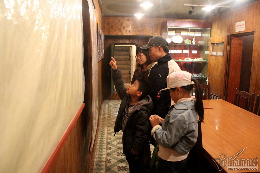 Điện Biên phủ trên không,Hoàng thành Thăng Long,hầm chống bom nguyên tử,Hà Nội