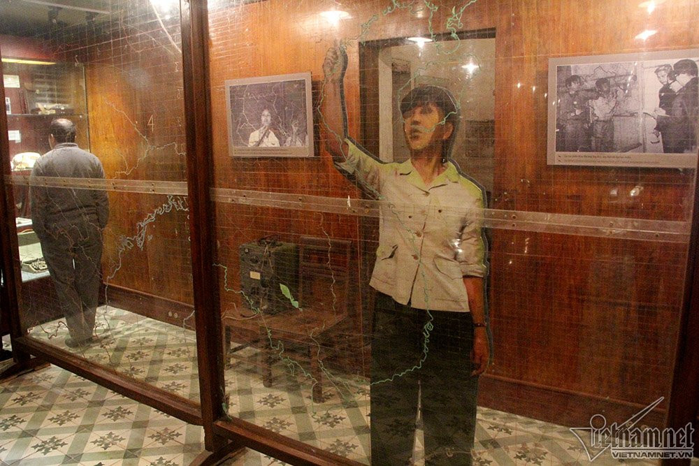 Điện Biên phủ trên không,Hoàng thành Thăng Long,hầm chống bom nguyên tử,Hà Nội