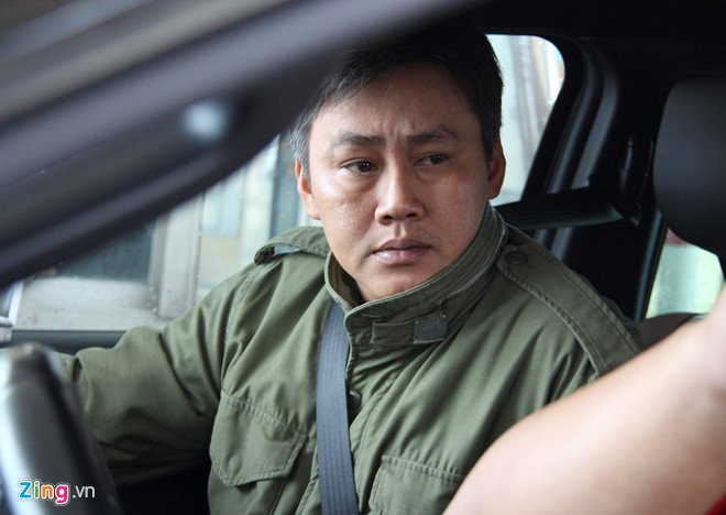 Nhan vien BOT Cau Rac tu choi ban ve cho tai xe dung tien xu hinh anh 1