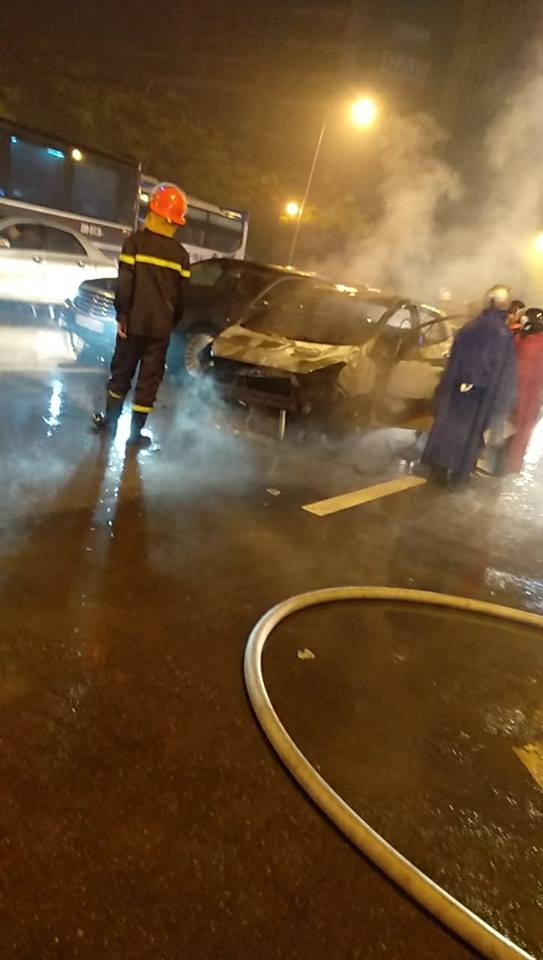 cháy,cháy ô tô,ô tô bốc cháy,Hà Nội