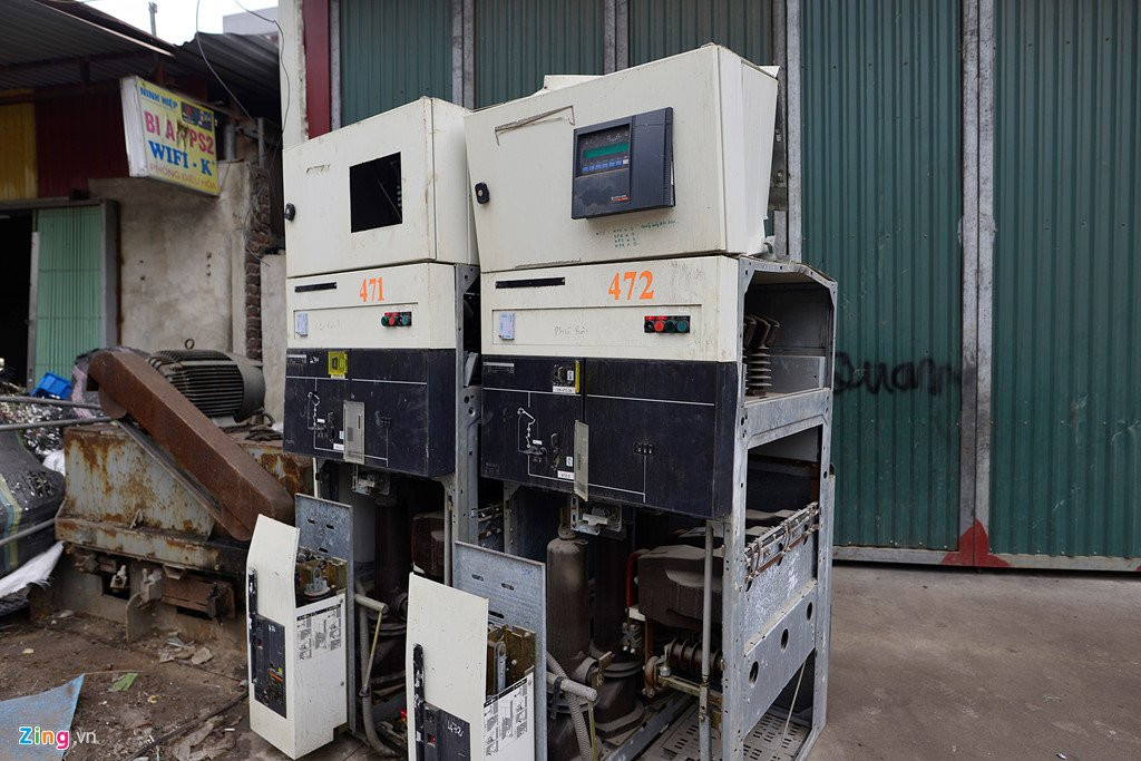 Lang nghe 'mo xac may bay' im ang sau vu no khien 2 nguoi chet hinh anh 7