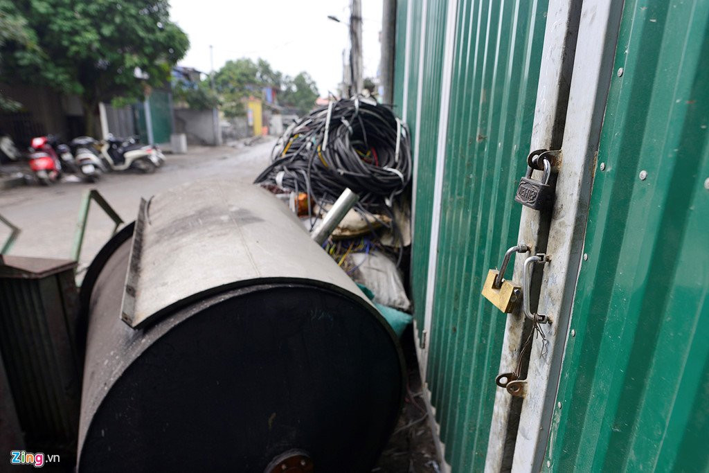 Lang nghe 'mo xac may bay' im ang sau vu no khien 2 nguoi chet hinh anh 9