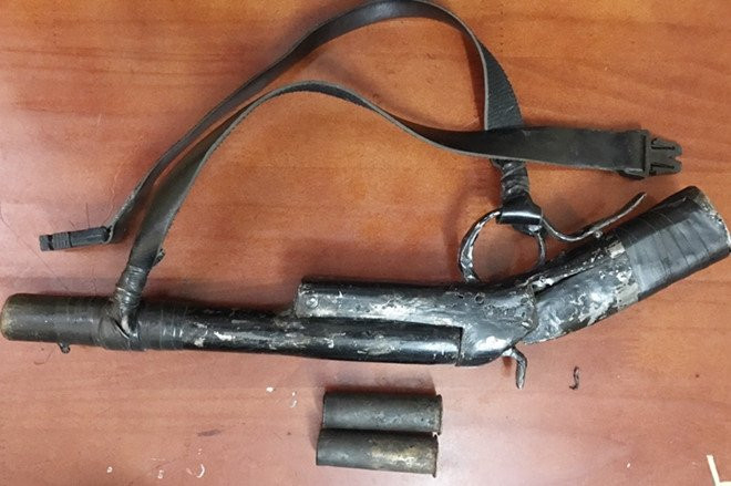 Dung sung ban tra nguoi dan, ke trom cho bi danh tu vong hinh anh 1