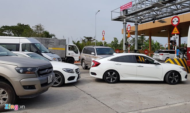 Oto quay dau 17 lan, BOT Soc Trang xa tram hinh anh 1