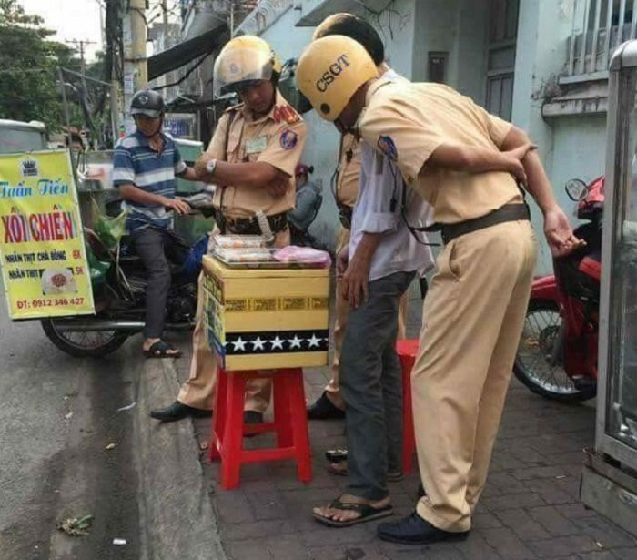 27073112_10213652969132733_7859859213392636417_n_lone-12-1449217 28