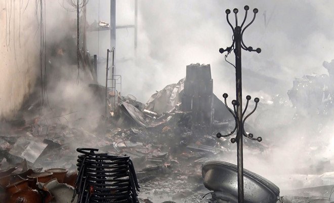 Chiet xang ban gay hoa hoan, chu tiem tap hoa bi bong nang hinh anh 2