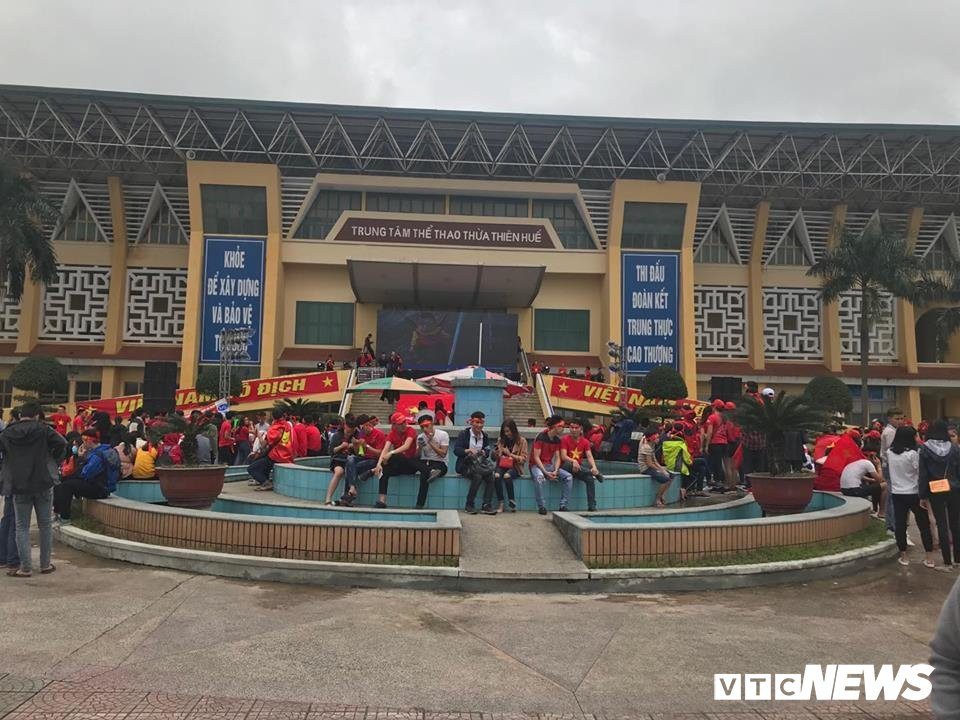 27292160_1629800547109993_1630312477_n