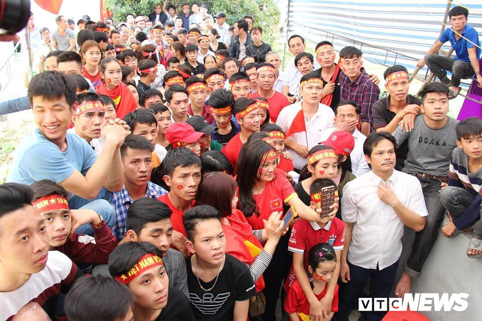 27294554_1194721117331650_1990853169_n