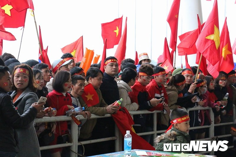 27294696_1439017576220521_1453057068_n