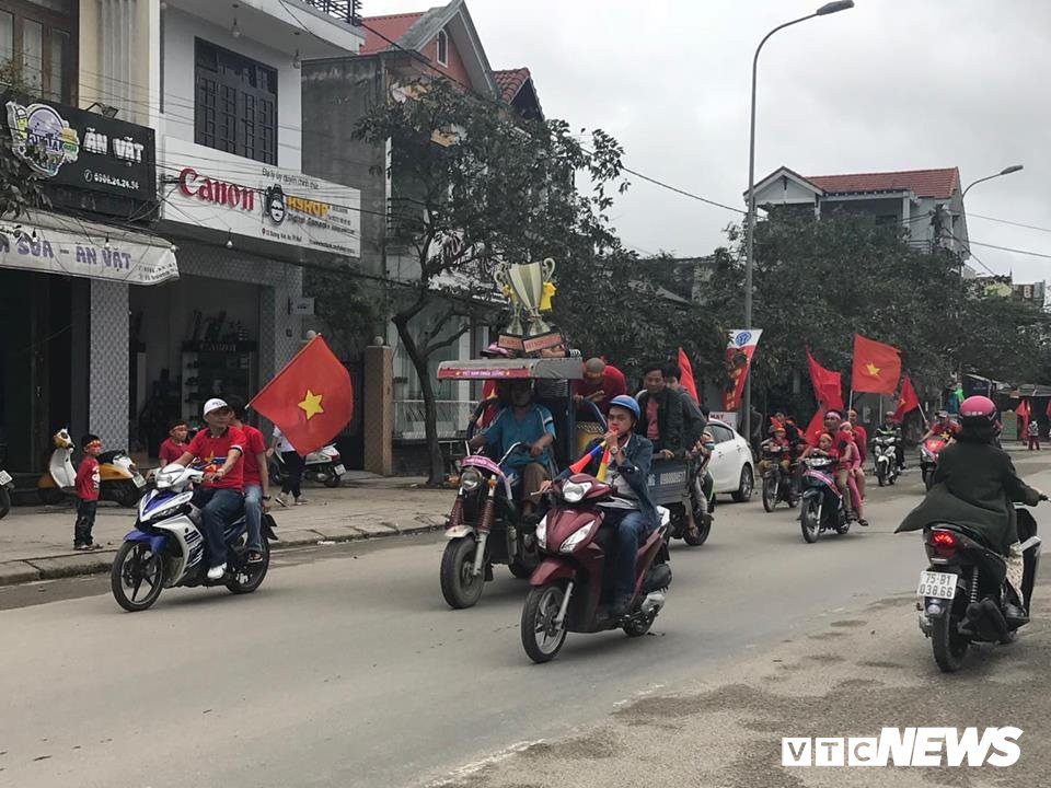 27399821_1629800327110015_1161023471_n