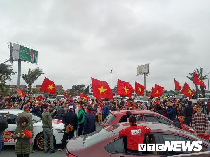 27394158_10204152563690232_926496768_n 7