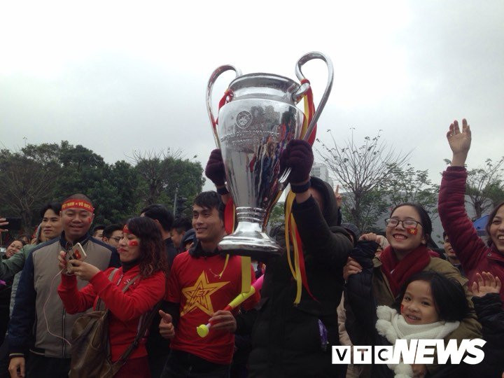 27399517_1239953399441187_1885937254_n 7