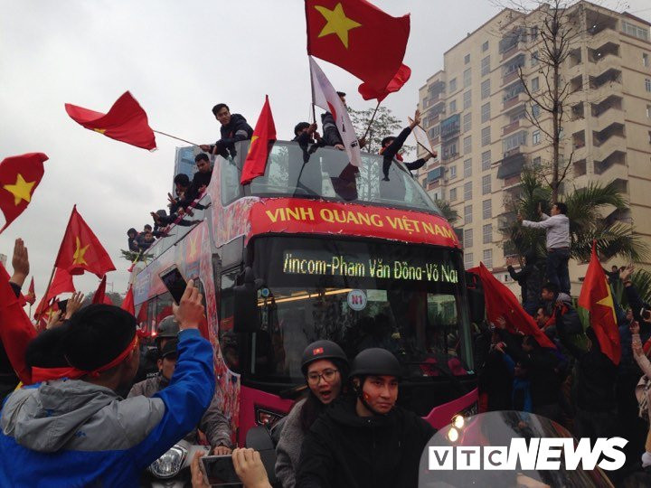 27496346_1240066349429892_113693401_n 15