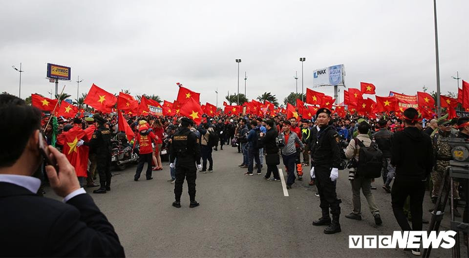 27540042_1697360940358943_827111947654024386_n 7