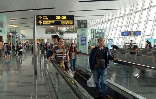 Khách cấm bay vẫn bay sang Nga: Xử phạt hàng loạt cá nhân - Ảnh 1.