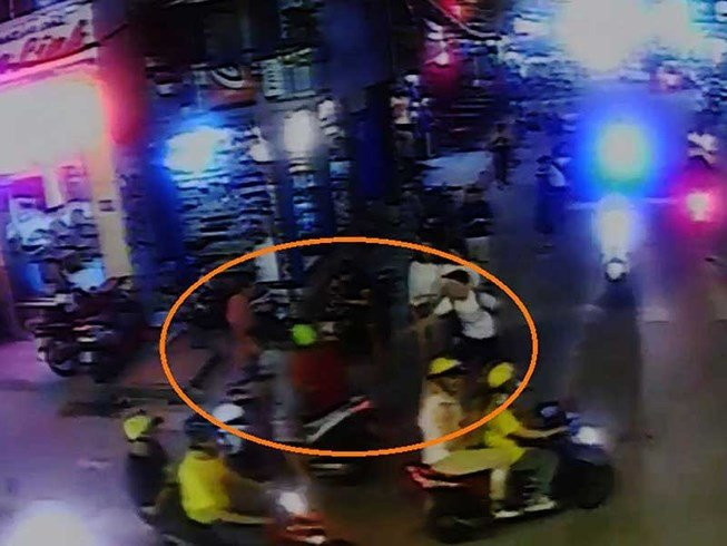 2 thang loi bo bat nhom cuop giat khu pho Tay hinh anh 1