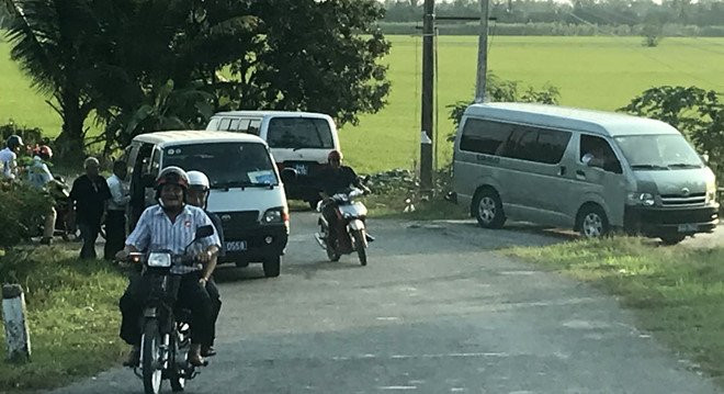 Bi thu Vinh Long: Kiem diem vu xe cong cho can bo di an cuoi hinh anh 1