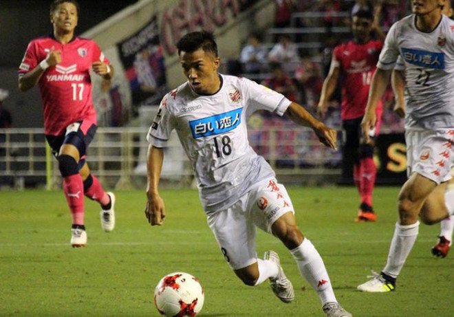 Quang Hai hut giai 'Cau thu tre hay nhat Dong Nam A' hinh anh 1