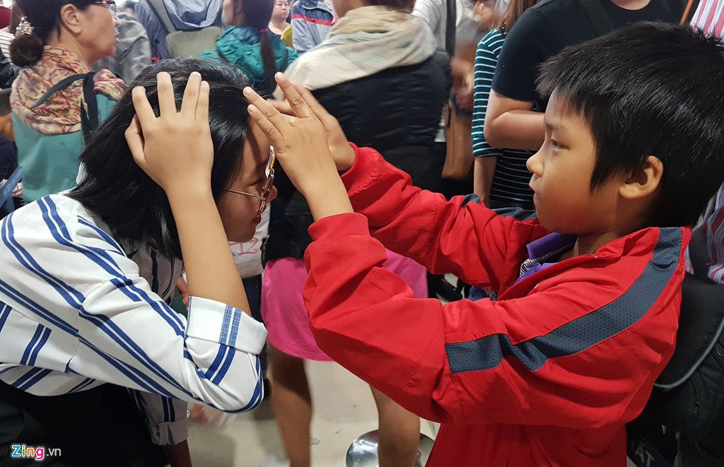 Canh dong duc o san bay Tan Son Nhat ngay cuoi nam hinh anh 11