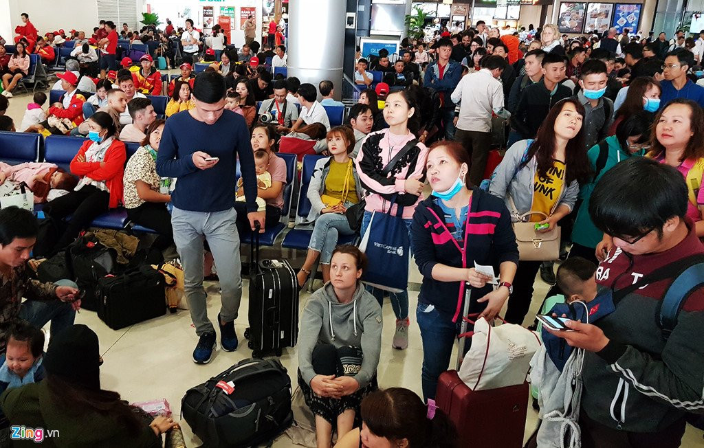 Canh dong duc o san bay Tan Son Nhat ngay cuoi nam hinh anh 20