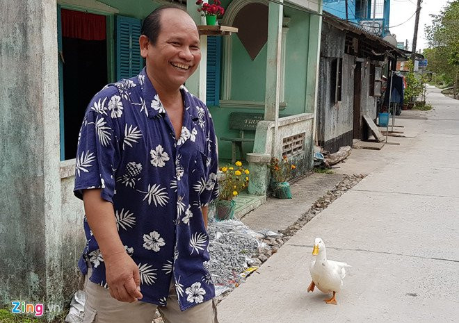 Hy huu chuyen con vit theo chu nhu hinh voi bong hinh anh 2