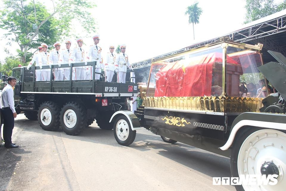 29473126_912306372279869_85362054101204992_n 7