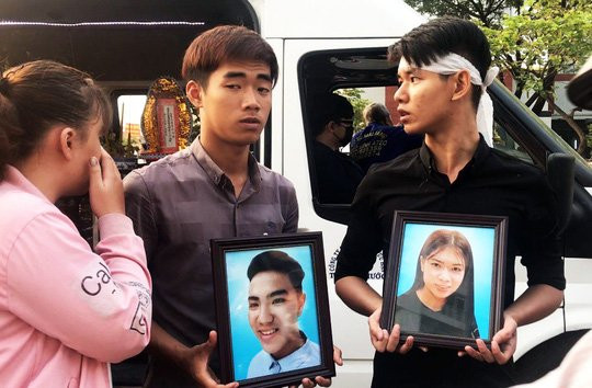 Đau lòng cầu siêu cho 13 nạn nhân thiệt mạng chung cư Carina - Ảnh 11.