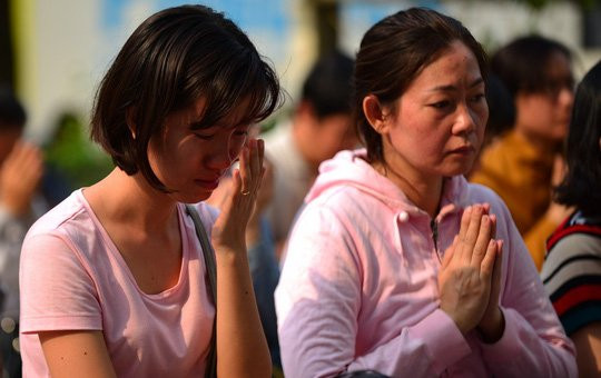 Đau lòng cầu siêu cho 13 nạn nhân thiệt mạng chung cư Carina - Ảnh 9.