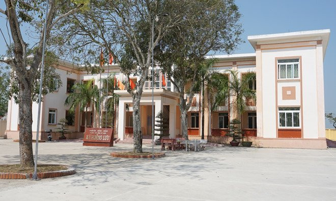 25 can bo xa bo nhiem so di tham quan mo hinh trong rau hinh anh 1