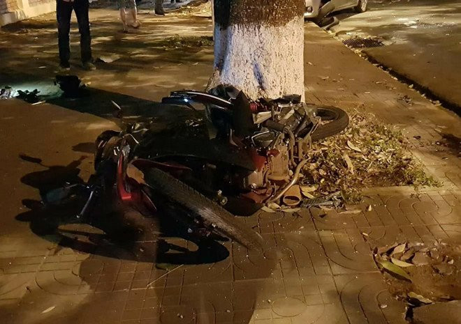 Oto 4 cho lan lan tong chet be trai 5 tuoi hinh anh 2