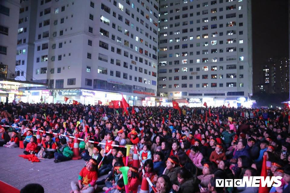 48389216_2306399516309209_5609779574125625344_n 9