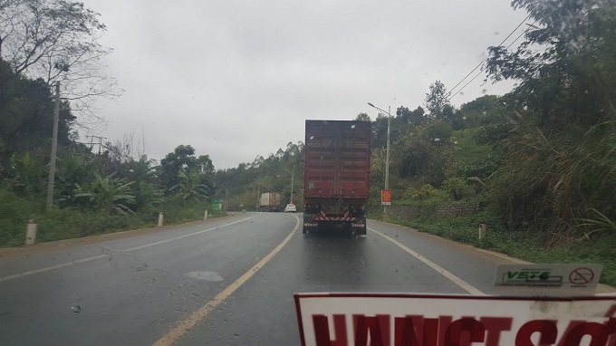 Tài xế tiết lộ sự thật phía sau những chuyến xe 'nhồi người'