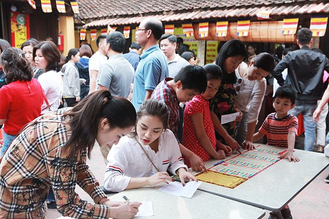 Vì muốn giảm nhẹ vận hạn, cầu cho gia đình bình an, nhiều người chọn cách làm lễ dâng sao giải hạn đầu năm tại chùa. Thế nhưng họ lại không hiểu rằng phúc lộc hay tai họa đều tuân theo luật nhân quả do con người tạo ra. Nếu làm việc thiện sẽ gặp điều lành, làm việc ác gặp quả báo. Cúng giải hạn chỉ là nhu cầu tâm linh để lòng được bình an.