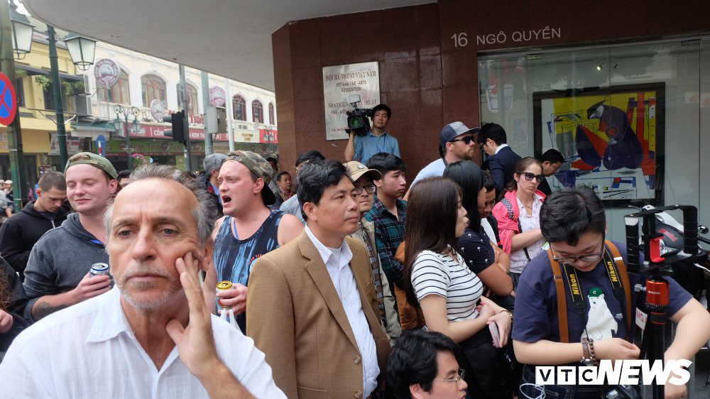 46de4a73f8641a3a4375 3