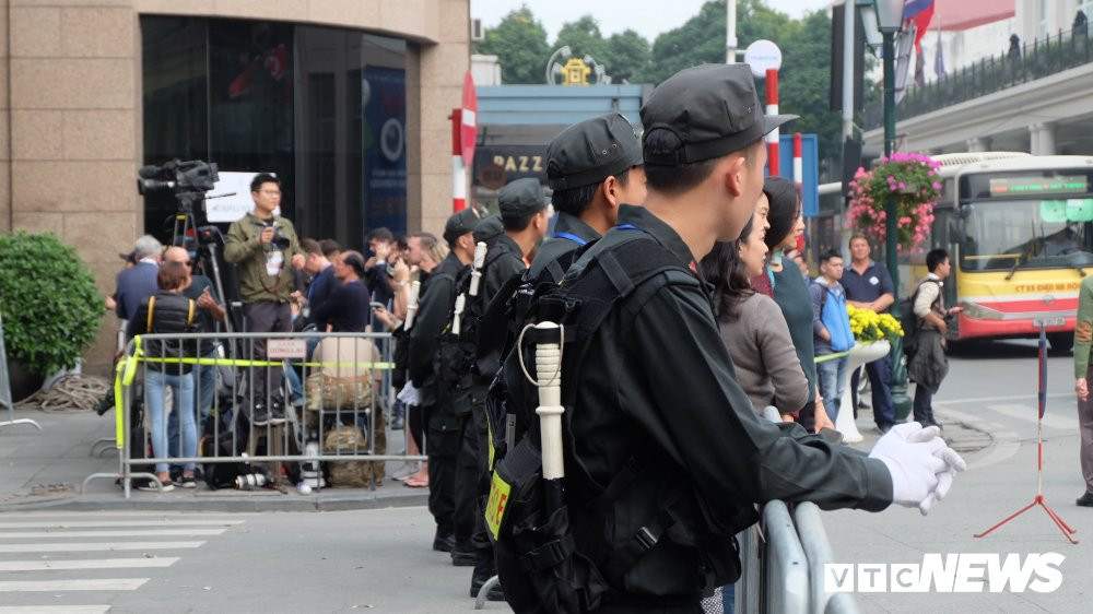 adfb7f5ecd492f177658 3