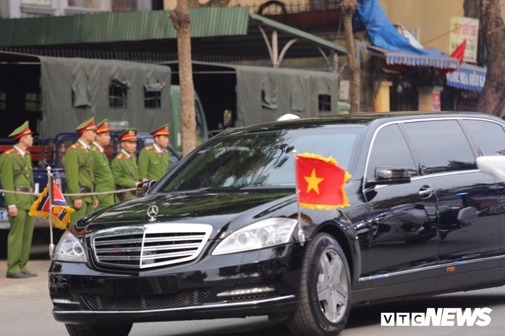 9537d318d00732596b16 15