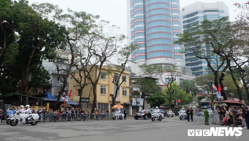 5f8787d623cfc19198de 3